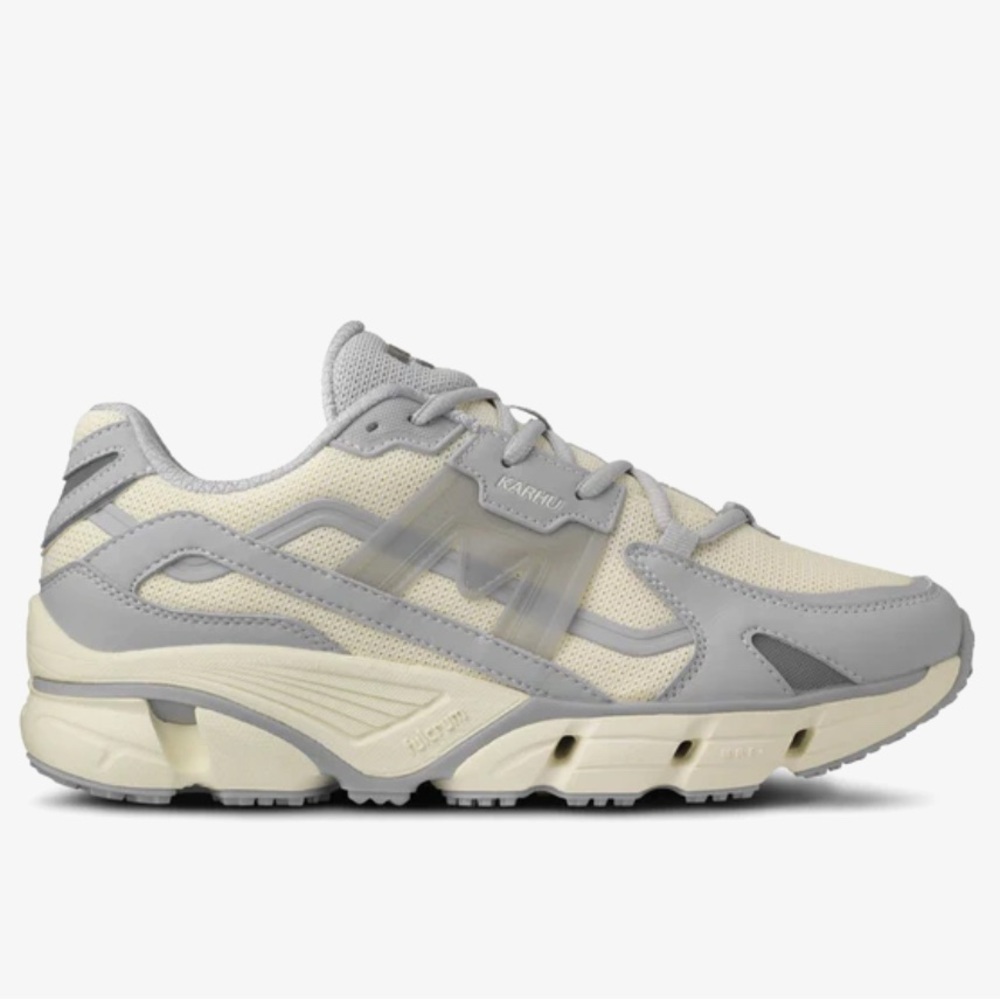 Karhu Fusion 2.0 Sneakers in Cream and Gray
